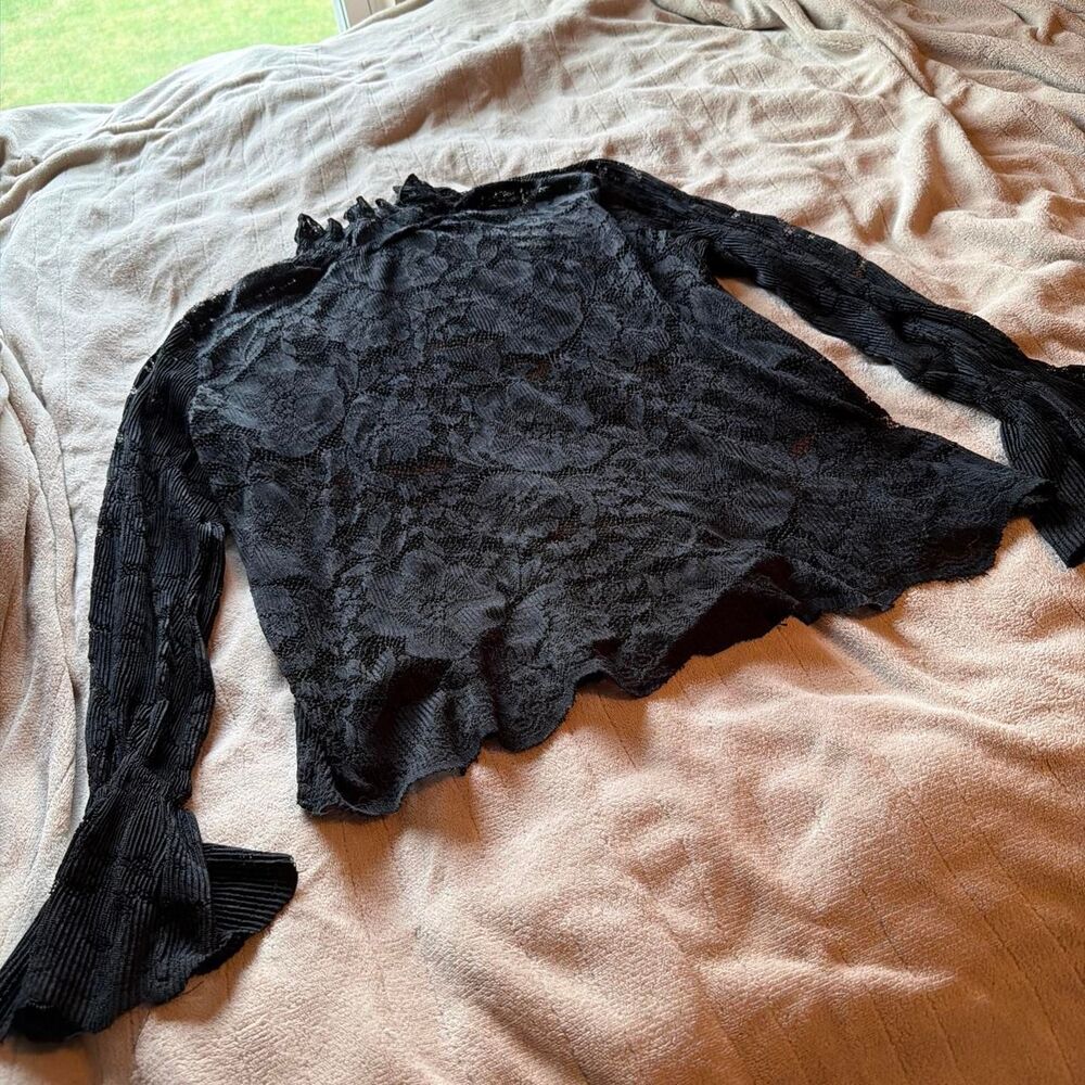 Everleigh Scalloped Lace High Neck Blouse Size M